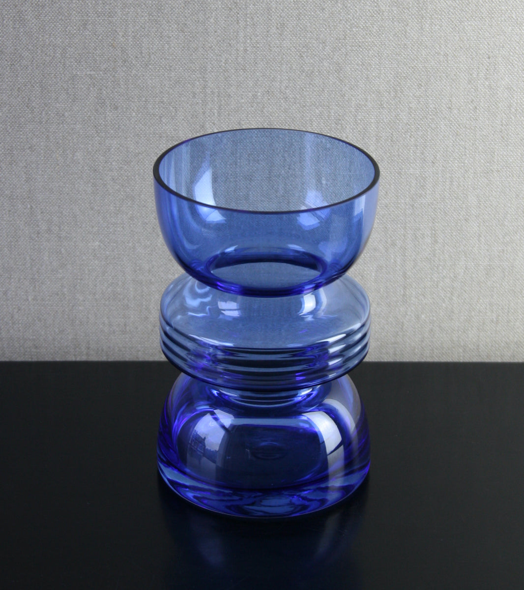 Blue Model 1441 "Tiimalasi" (Hourglass) Vase / Nanny Still, 1970
