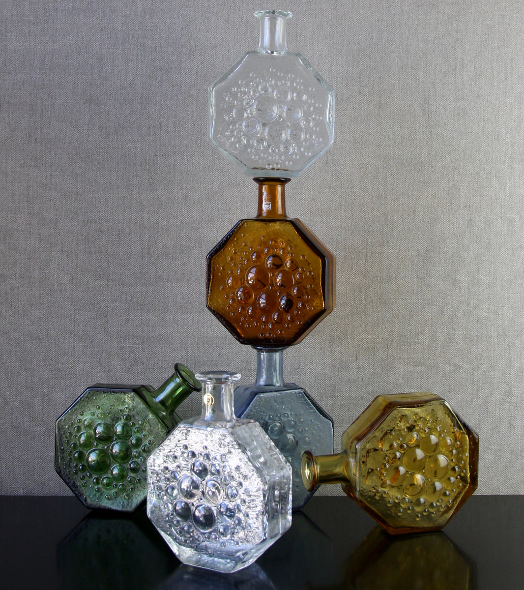 Burnt Orange Model 1720 "Stella Polaris" Vase / Nanny Still, 1967