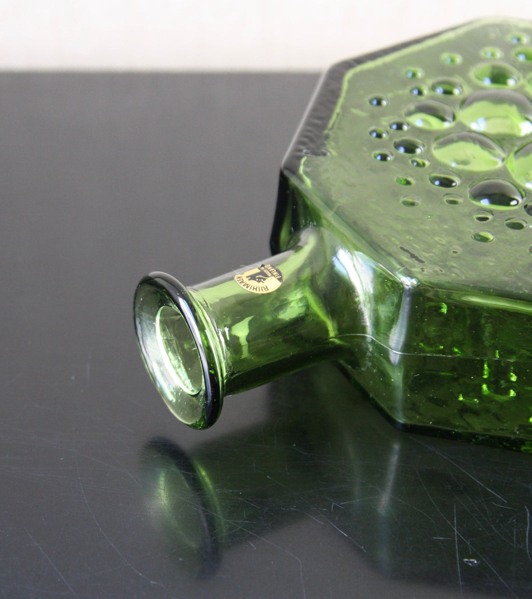 Poplar Green Model 1720 "Stella Polaris" Vase / Nanny Still, 1967