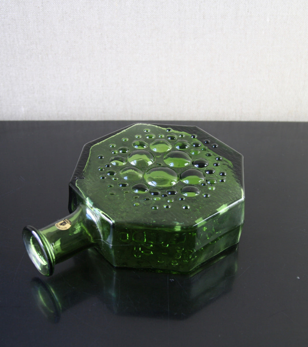Poplar Green Model 1720 "Stella Polaris" Vase / Nanny Still, 1967