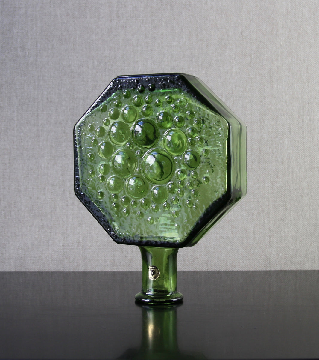 Poplar Green Model 1720 "Stella Polaris" Vase / Nanny Still, 1967
