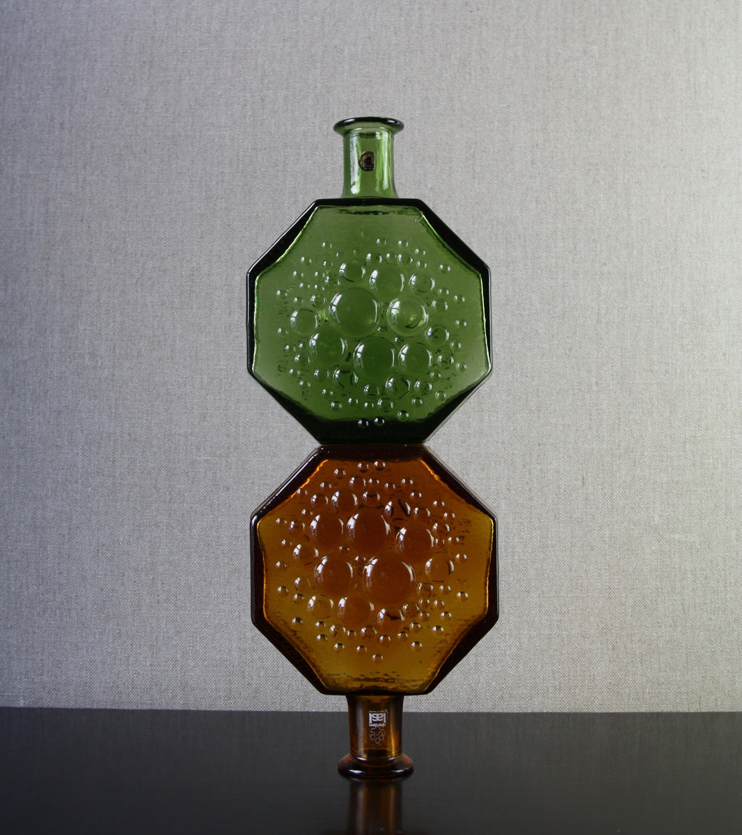 Poplar Green Model 1720 "Stella Polaris" Vase / Nanny Still, 1967