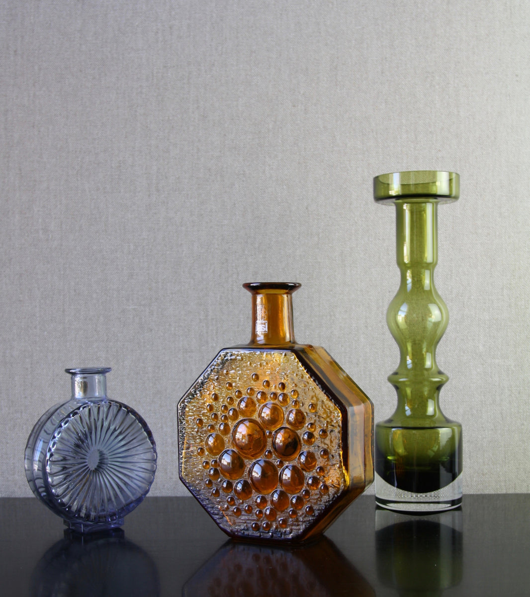 Neodymium Violet Model 1394 "Aurinko" (Sun) Bottle Vase / Helena Tynell, 1964