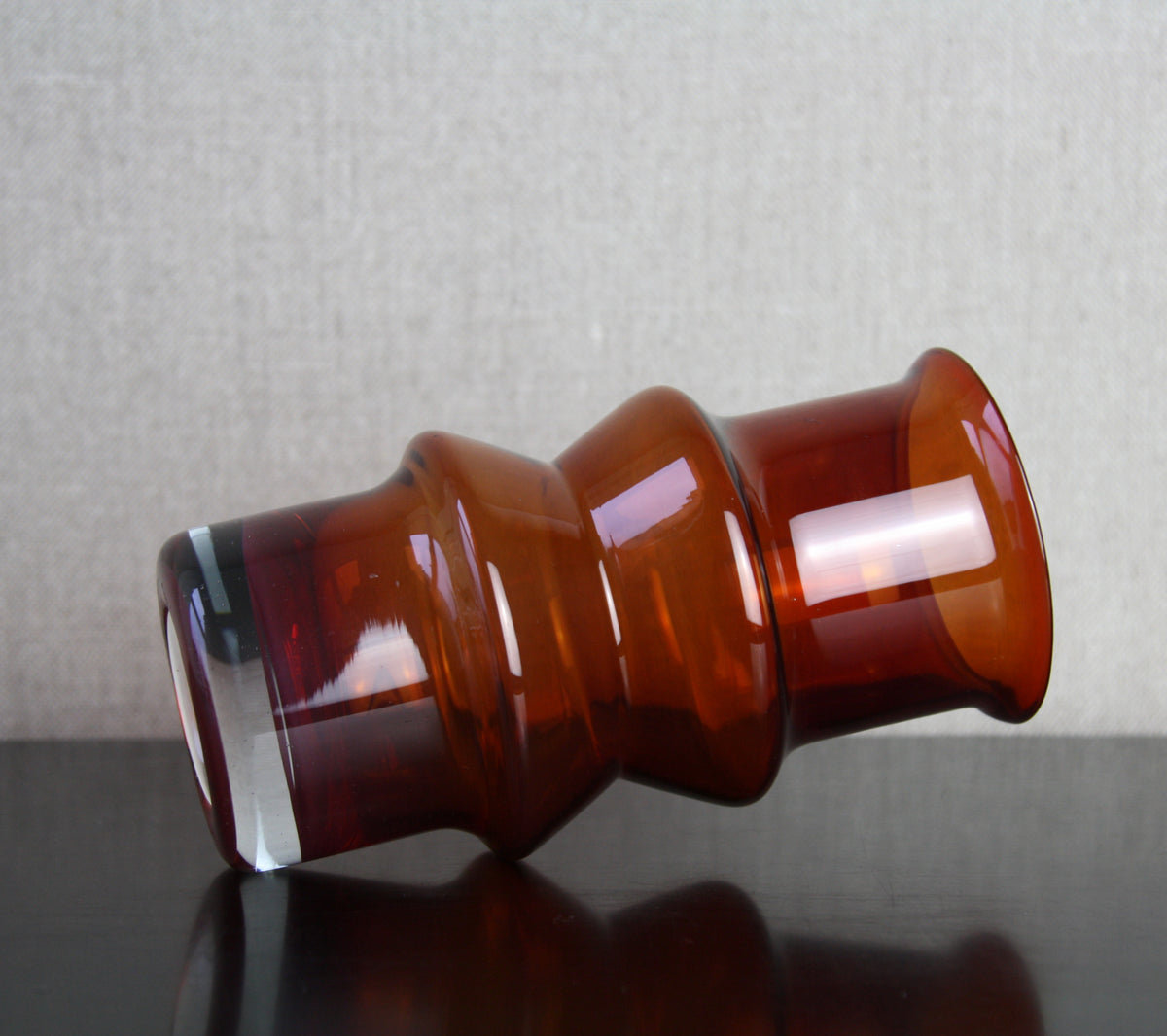 Dark Red Model 1519 "Tuulikki" Vase / Tamara Aladin, 1971