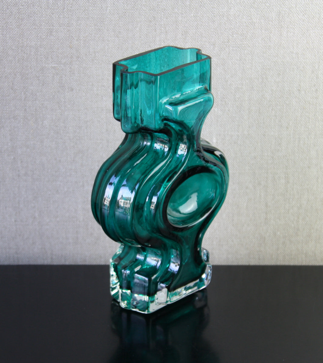 Teal Model 1310 "Emma" Vase / Helena Tynell, 1968