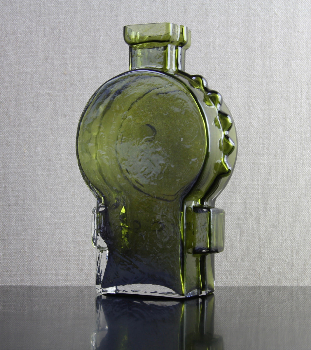Olive Green Model 1309 "Ahkeraliisa" Vase / Helena Tynell, 1968