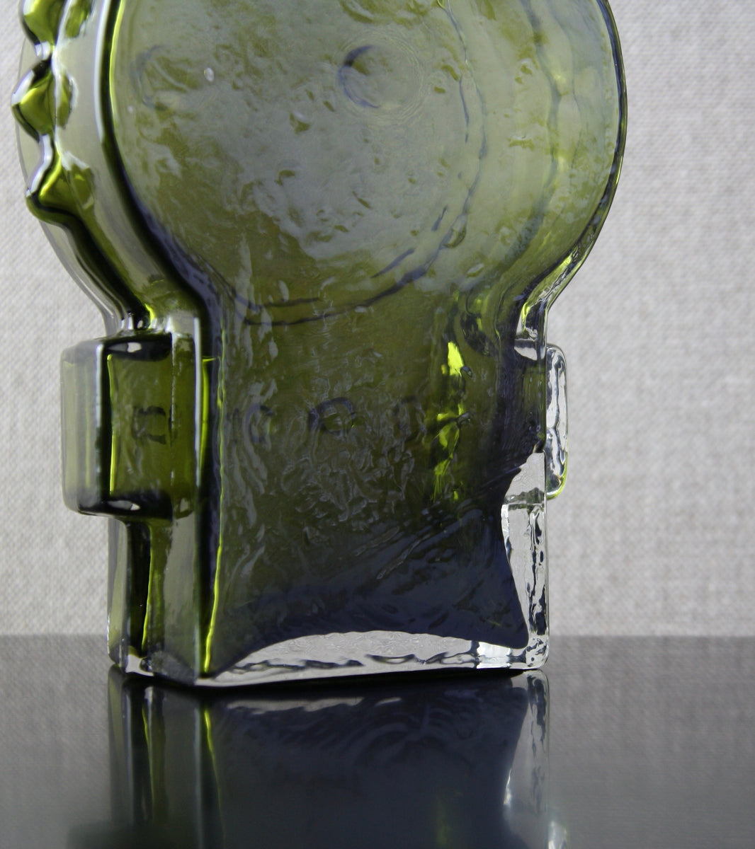 Olive Green Model 1309 "Ahkeraliisa" Vase / Helena Tynell, 1968