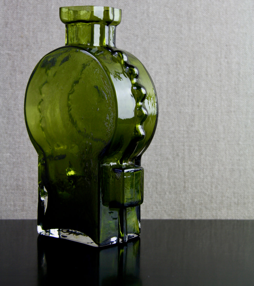 Olive Green Model 1309 "Ahkeraliisa" Vase / Helena Tynell, 1968