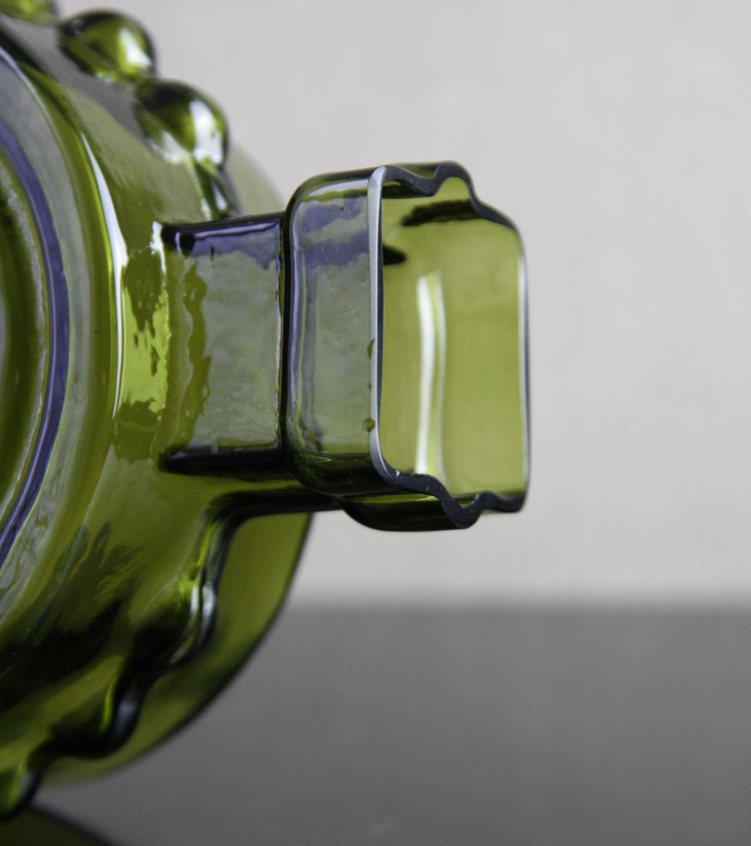 Olive Green Model 1309 "Ahkeraliisa" Vase / Helena Tynell, 1968