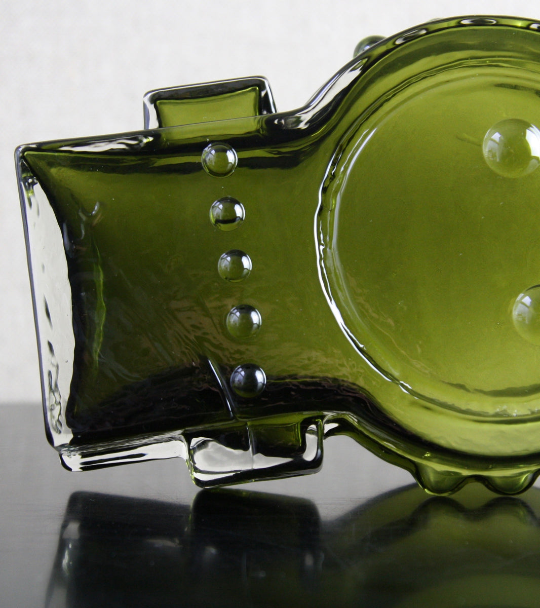 Olive Green Model 1309 "Ahkeraliisa" Vase / Helena Tynell, 1968