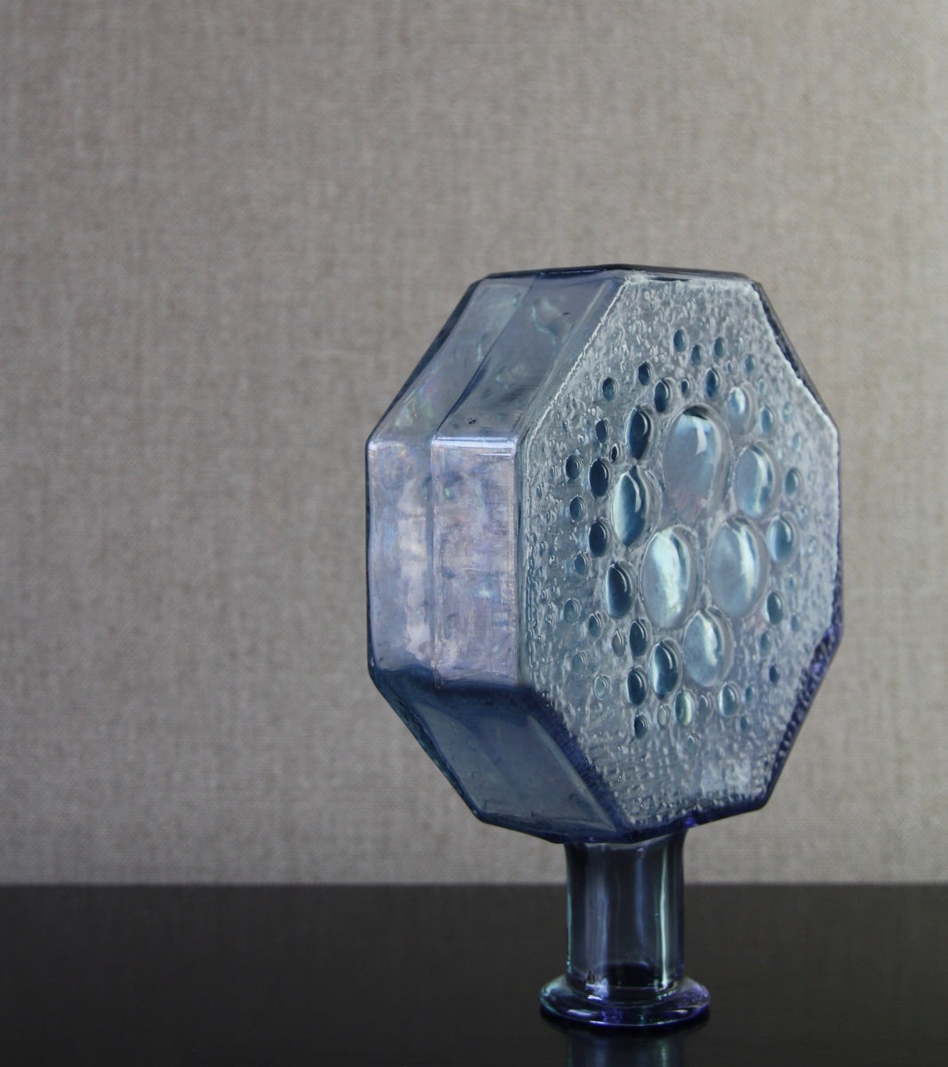 Neodymium Violet Model 1720 "Stella Polaris" Vase / Nanny Still, 1967