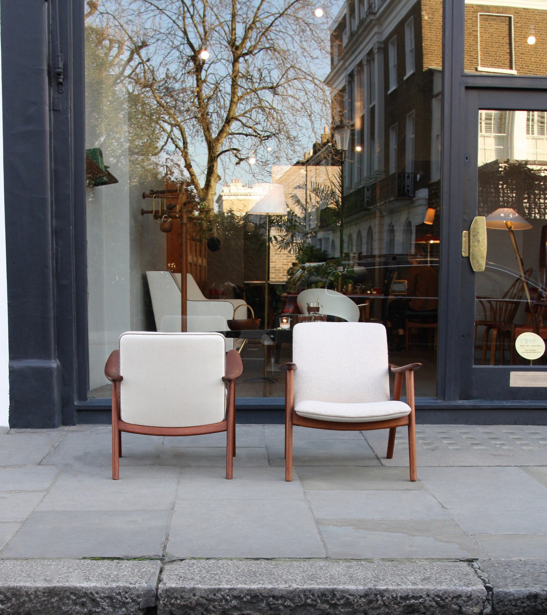 Pair of Armchairs / JH-517 / H. Wegner & J. Hansen