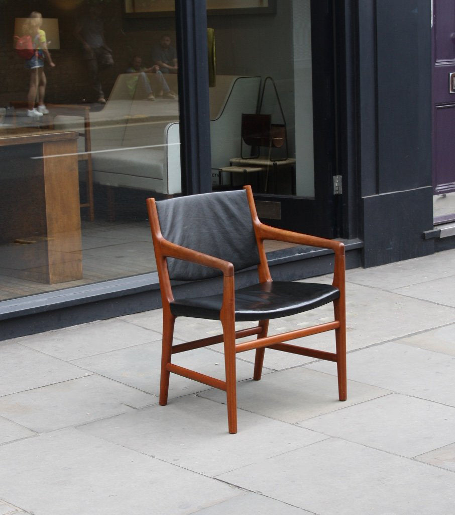 JH507 Armchair / Hans Wegner