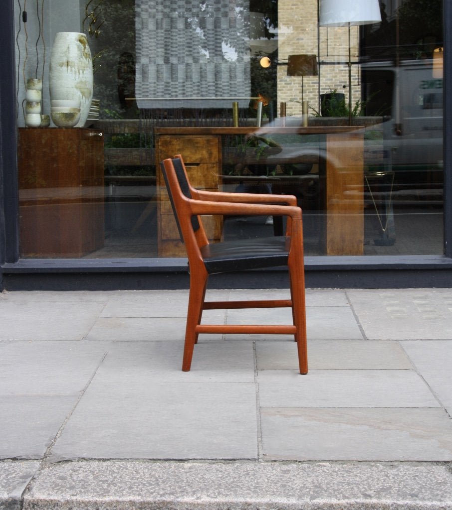 JH507 Armchair / Hans Wegner