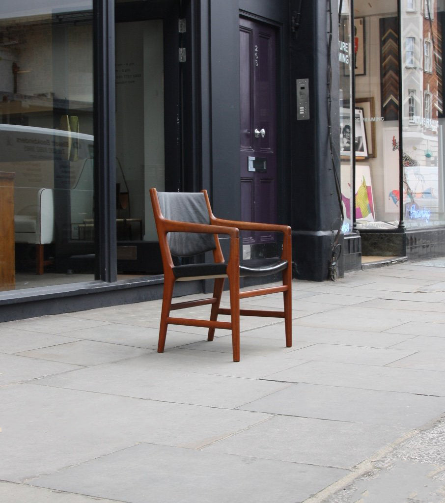 JH507 Armchair / Hans Wegner