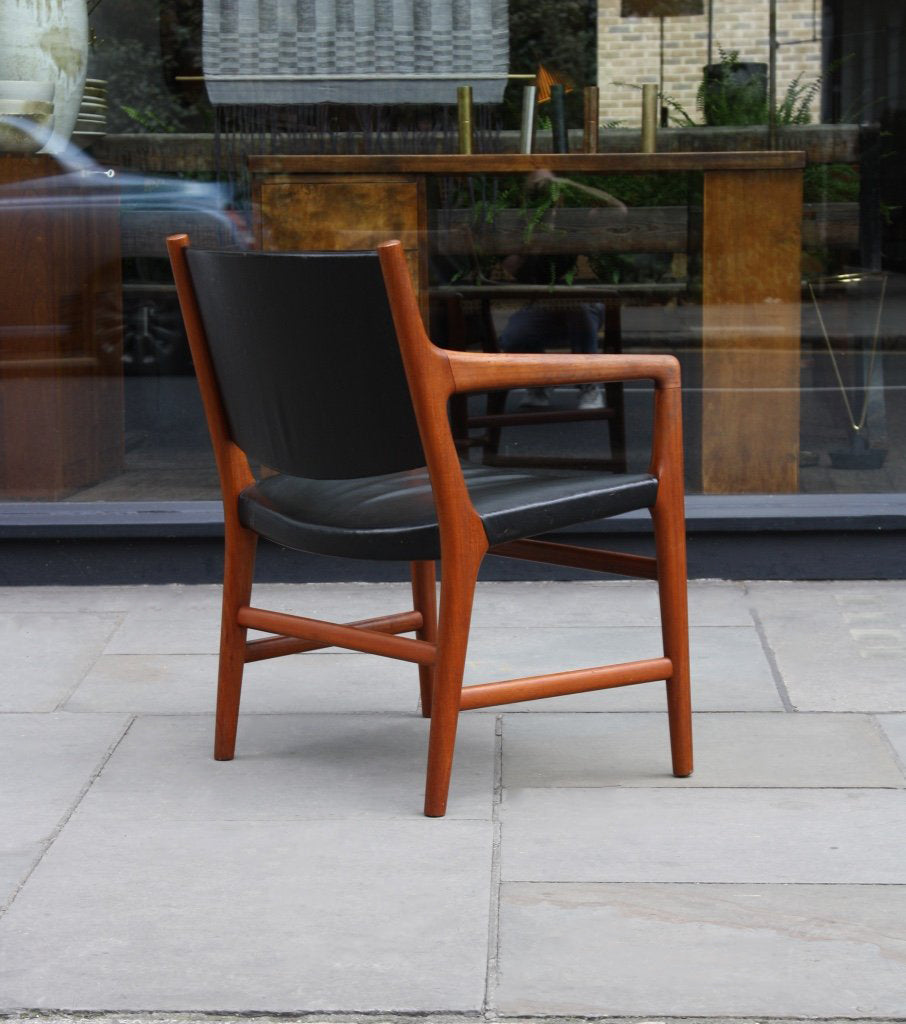 JH507 Armchair / Hans Wegner