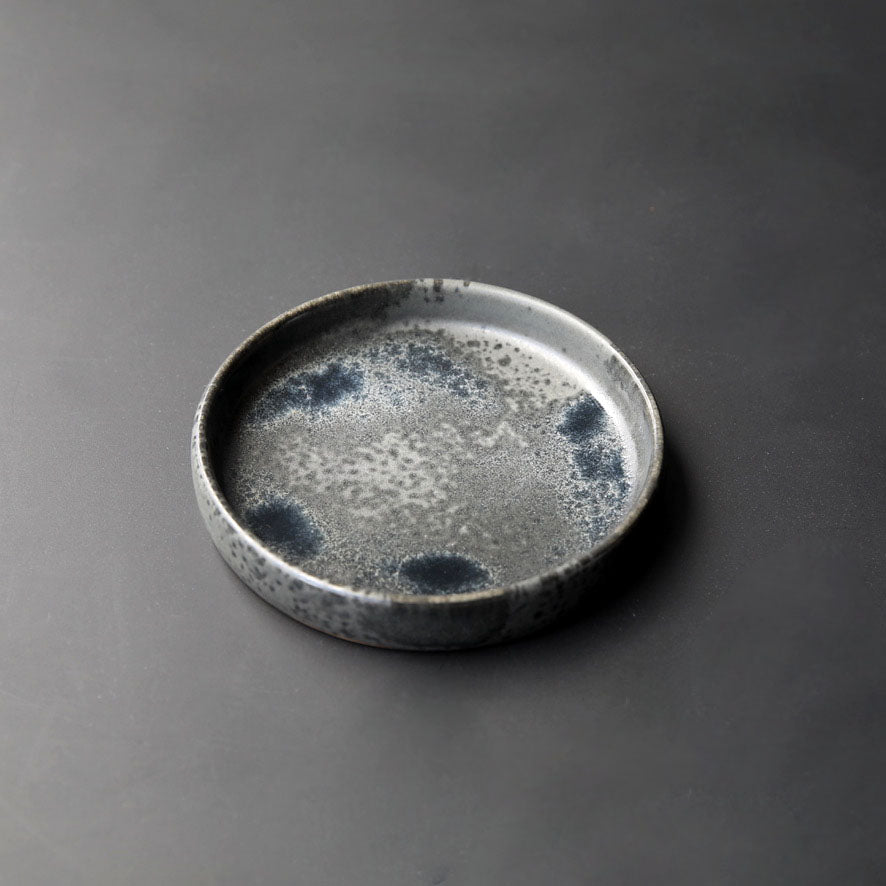 Medium Rimmed Plate / Black / Shape #4, Glaze E