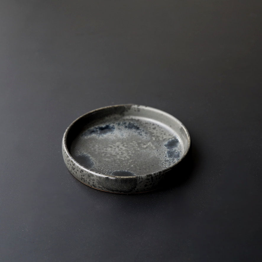 Medium Rimmed Plate / Black / Shape #4, Glaze E