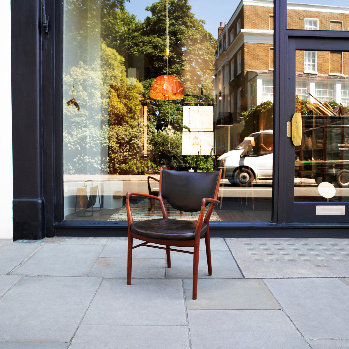 NV46 Armchair / Finn Juhl