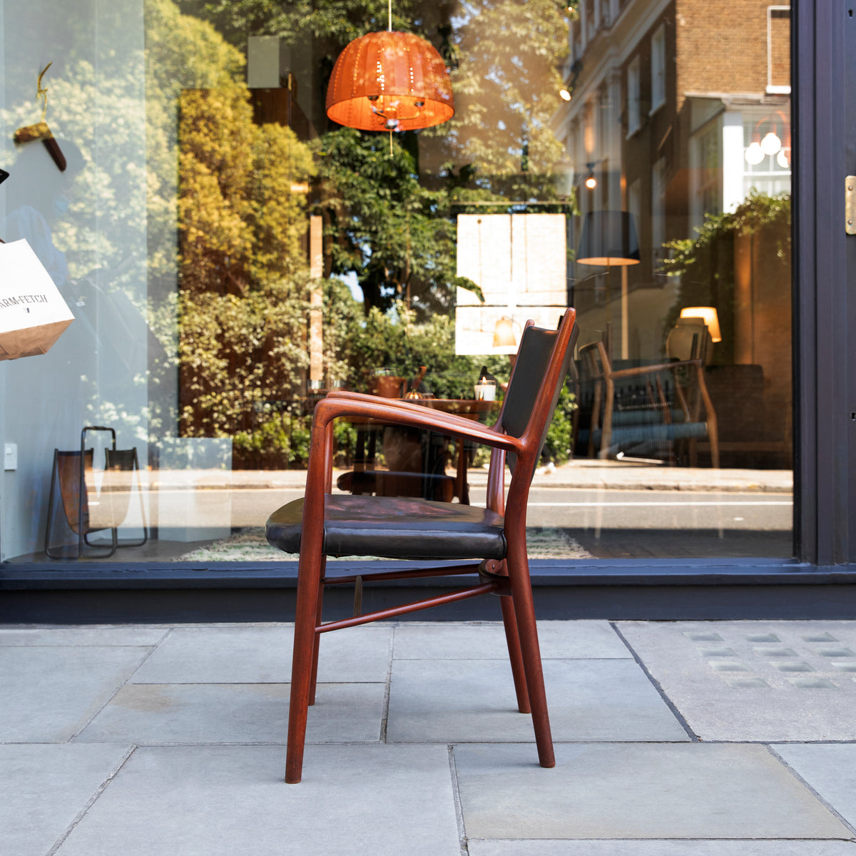 NV46 Armchair / Finn Juhl