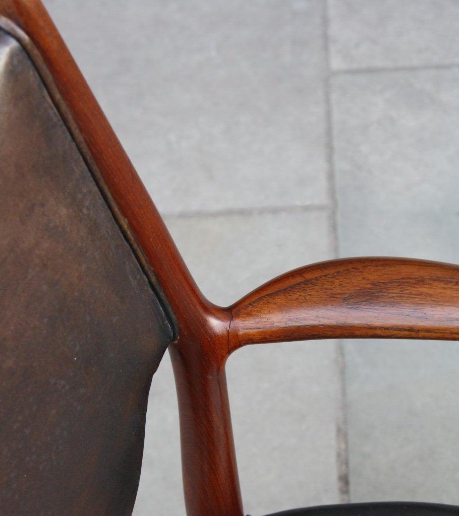 NV46 Armchair / Finn Juhl