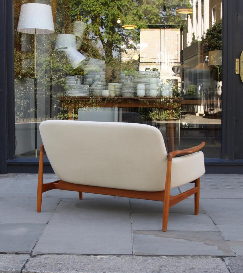 NV53 Two Seat Sofa / Finn Juhl