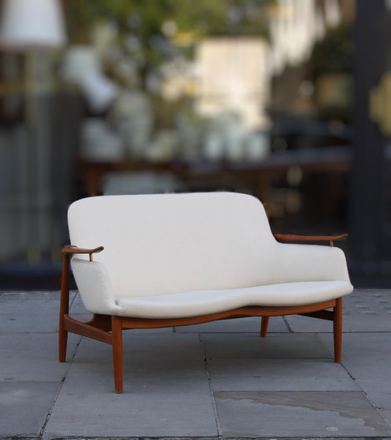 NV53 Two Seat Sofa / Finn Juhl