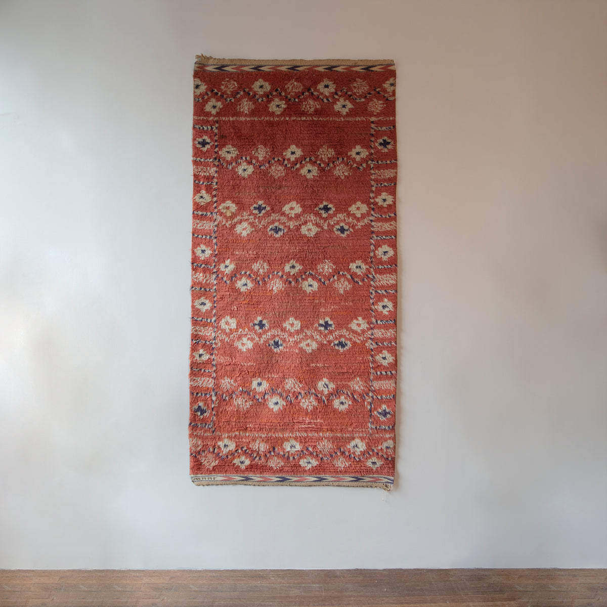 Röda slingan (Red Loop) / Knotted Rya Rug / Märta Måås-Fjetterström