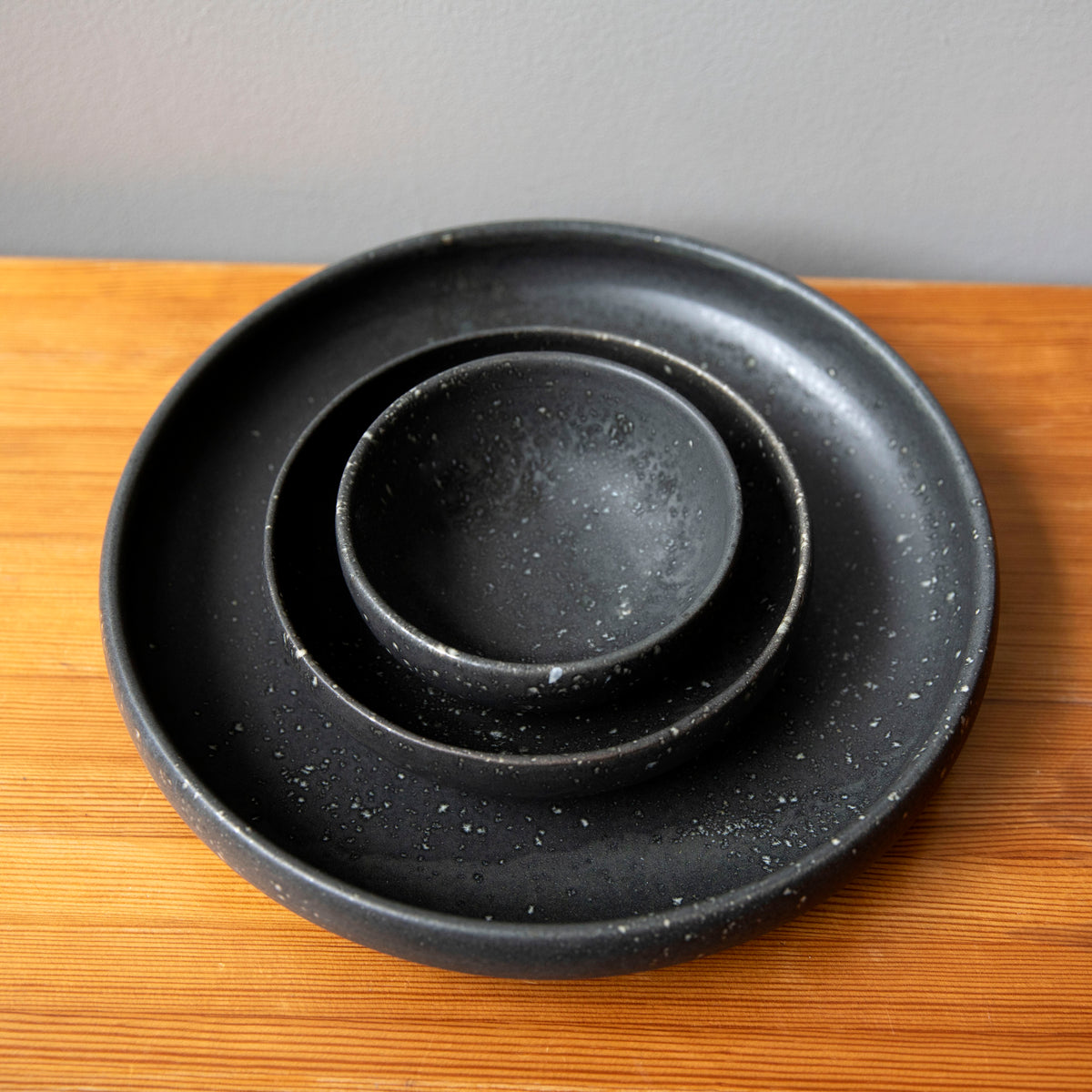 Serving Platter / Black & White / Shape #15, Glaze F