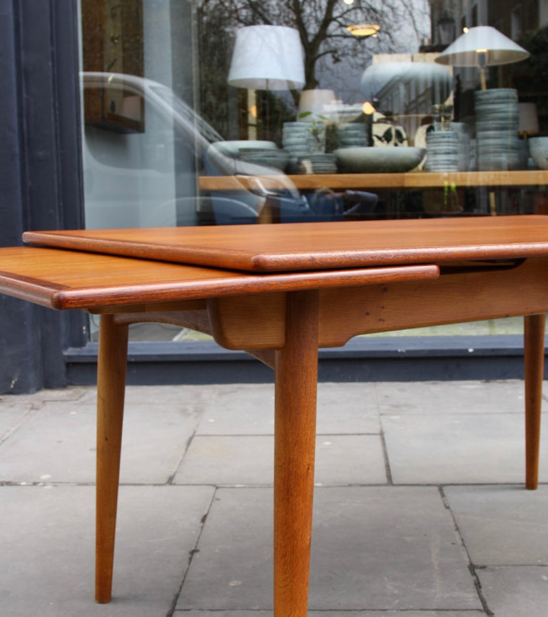 AT-312 Extendable Table Hans Wegner - Image 5