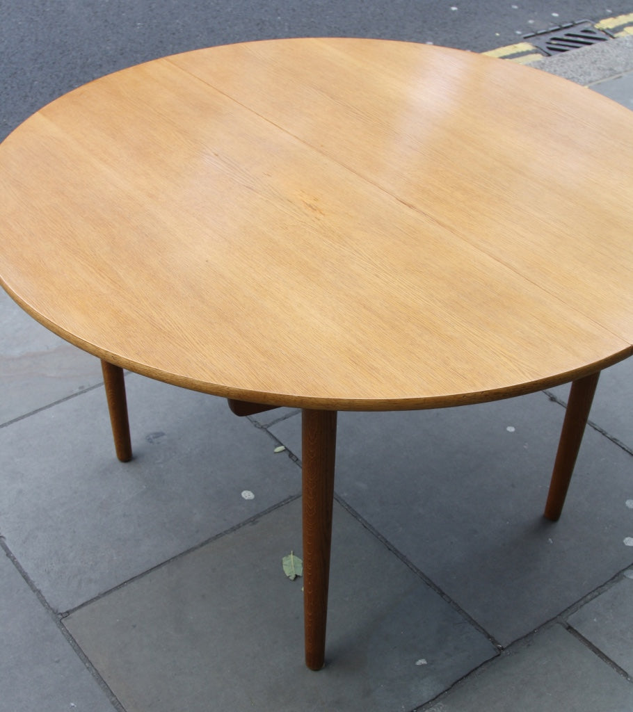AT 329 Dining Table Hans Wegner - Image 5