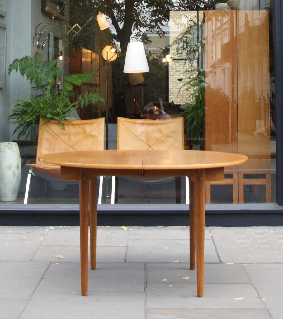 AT 329 Dining Table Hans Wegner - Image 9