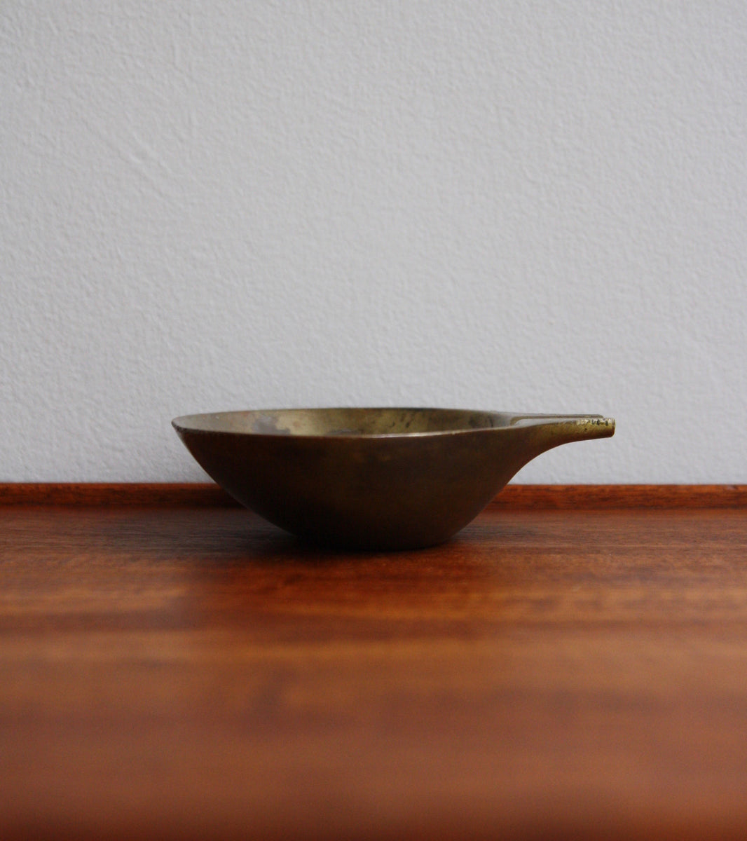 Biomorphic Ashtray  Carl Auböck  - Image 2