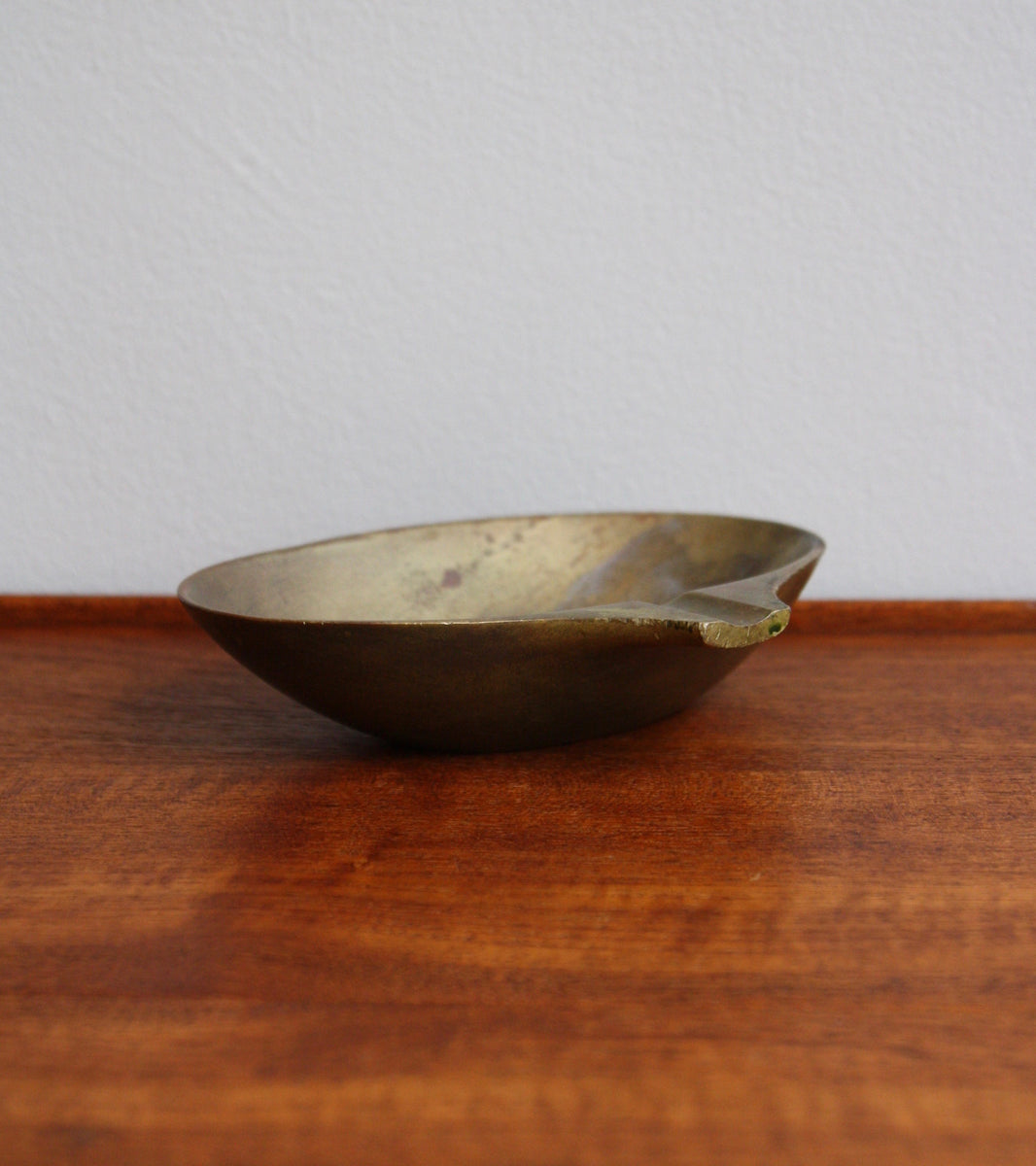 Biomorphic Ashtray  Carl Auböck  - Image 5