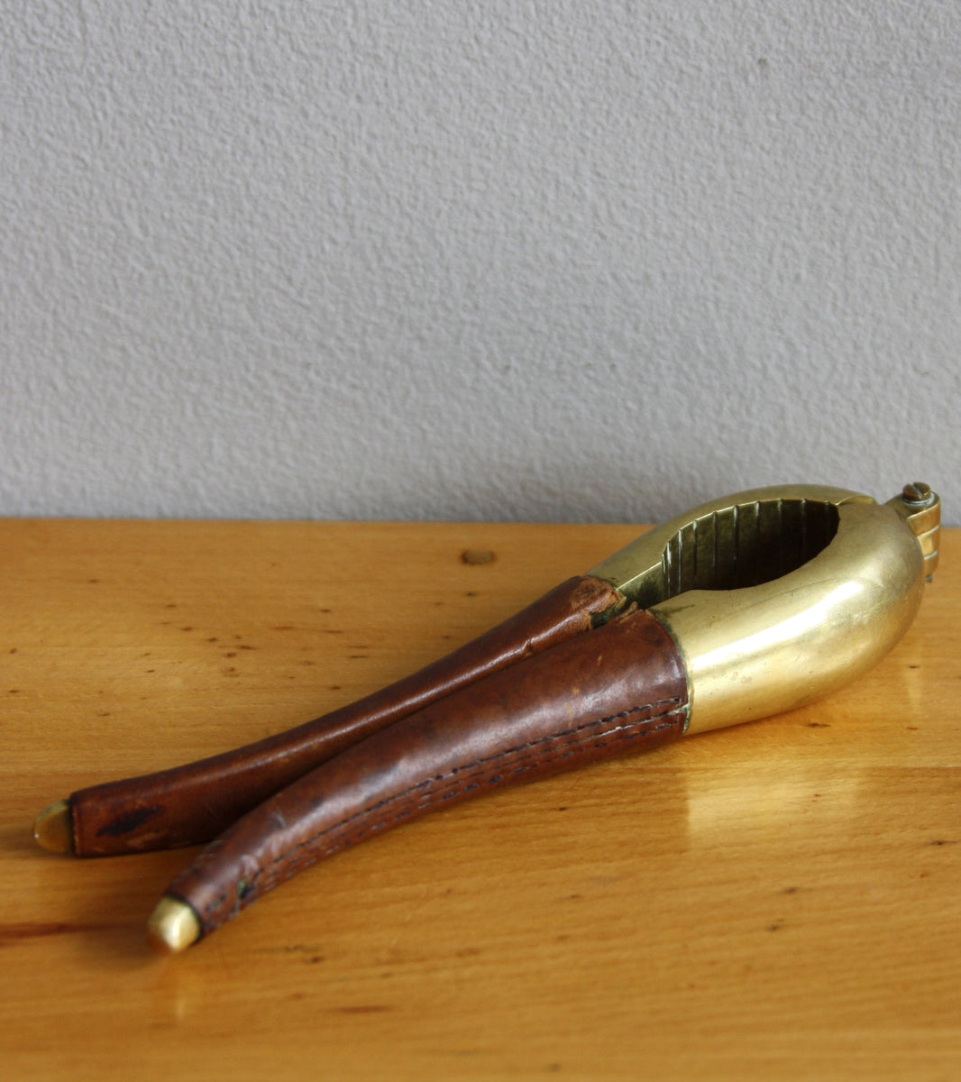 Brass & Leather Nutcracker Carl Auböck - Image 4