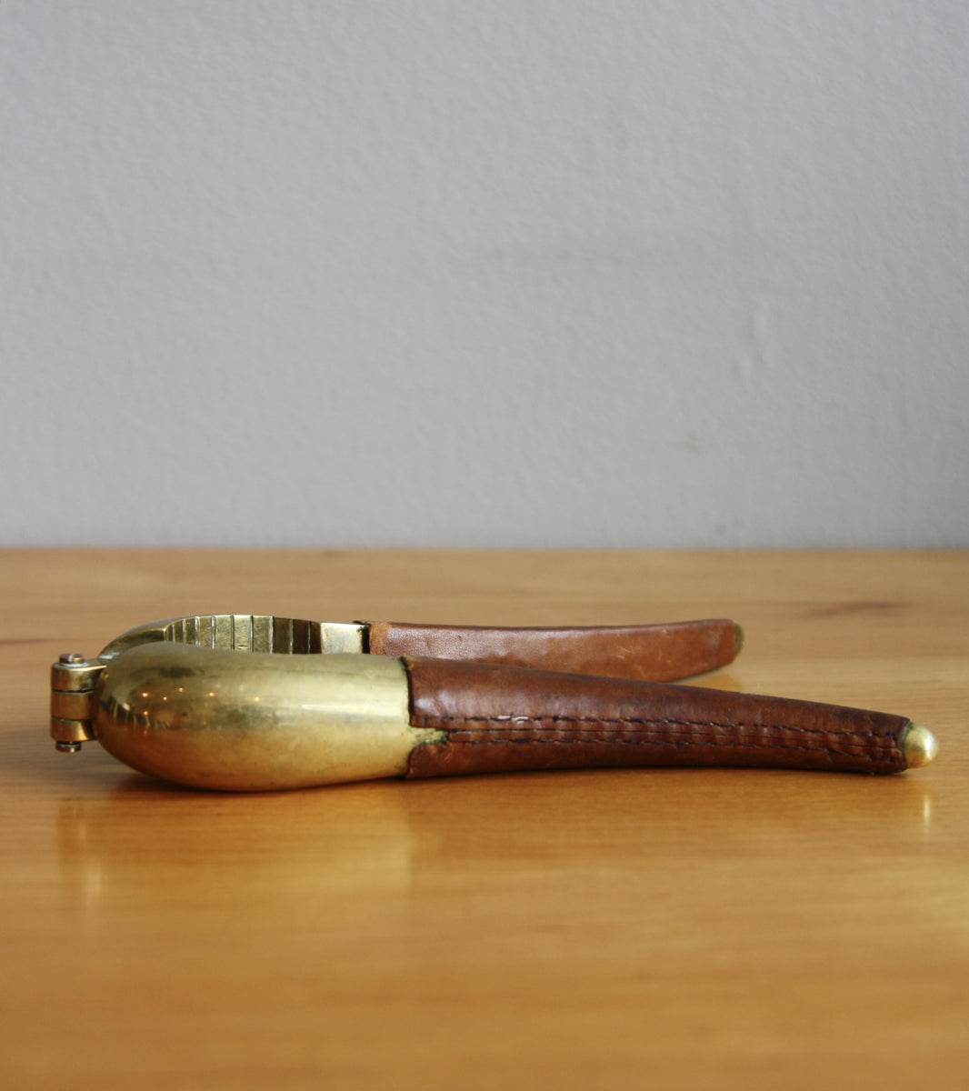 Brass & Leather Nutcracker Carl Auböck - Image 5