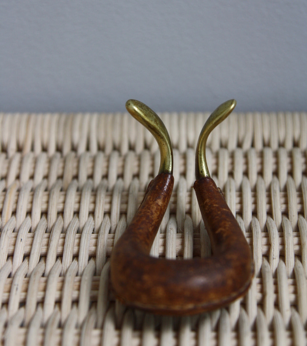 Brass & Leather Pipe/Watch Rest Carl Auböck  - Image 7