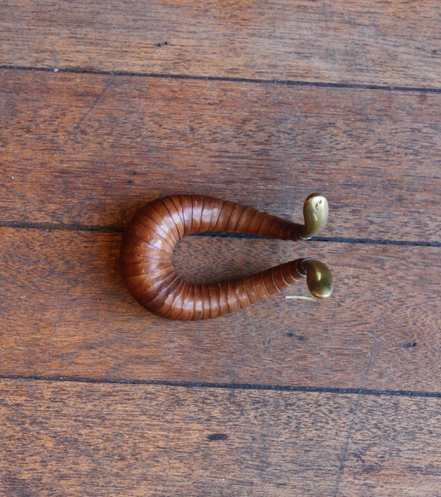 20th Century Brass & Leather Sculptural Pipe Holder Carl Auböck  - Image 4
