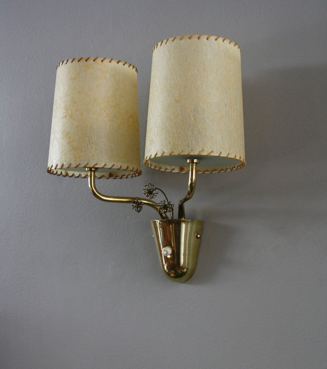 Brass Wall Light with Flowers Paavo Tynell - Image 2