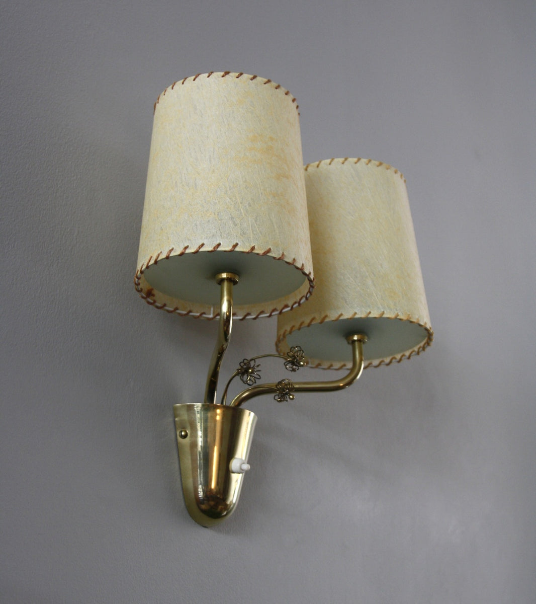 Brass Wall Light with Flowers Paavo Tynell - Image 3