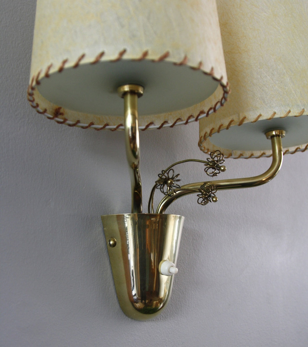 Brass Wall Light with Flowers Paavo Tynell - Image 4