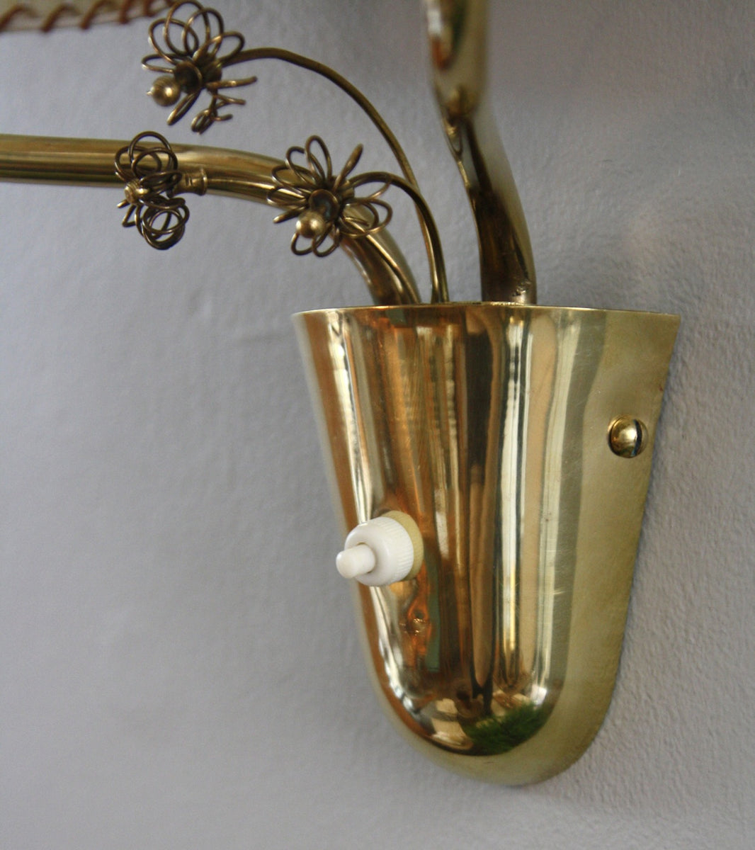 Brass Wall Light with Flowers Paavo Tynell - Image 8