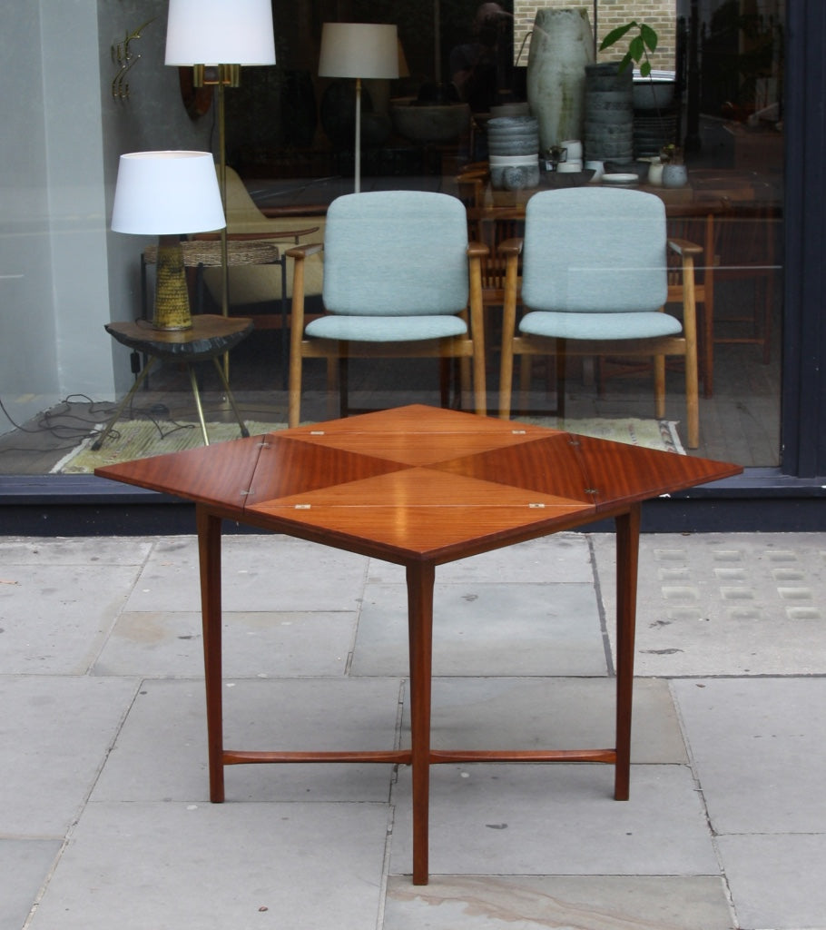 Card Table no.5042 & Four Chairs no.7214 Kaare Klint - Image 13