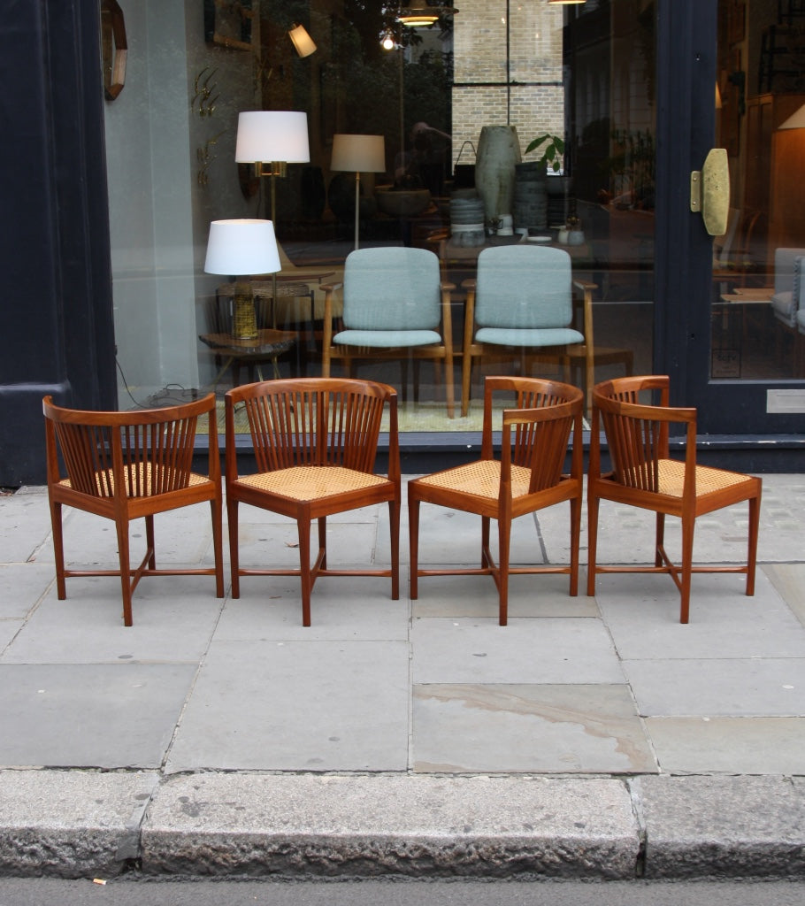 Card Table no.5042 & Four Chairs no.7214 Kaare Klint - Image 38