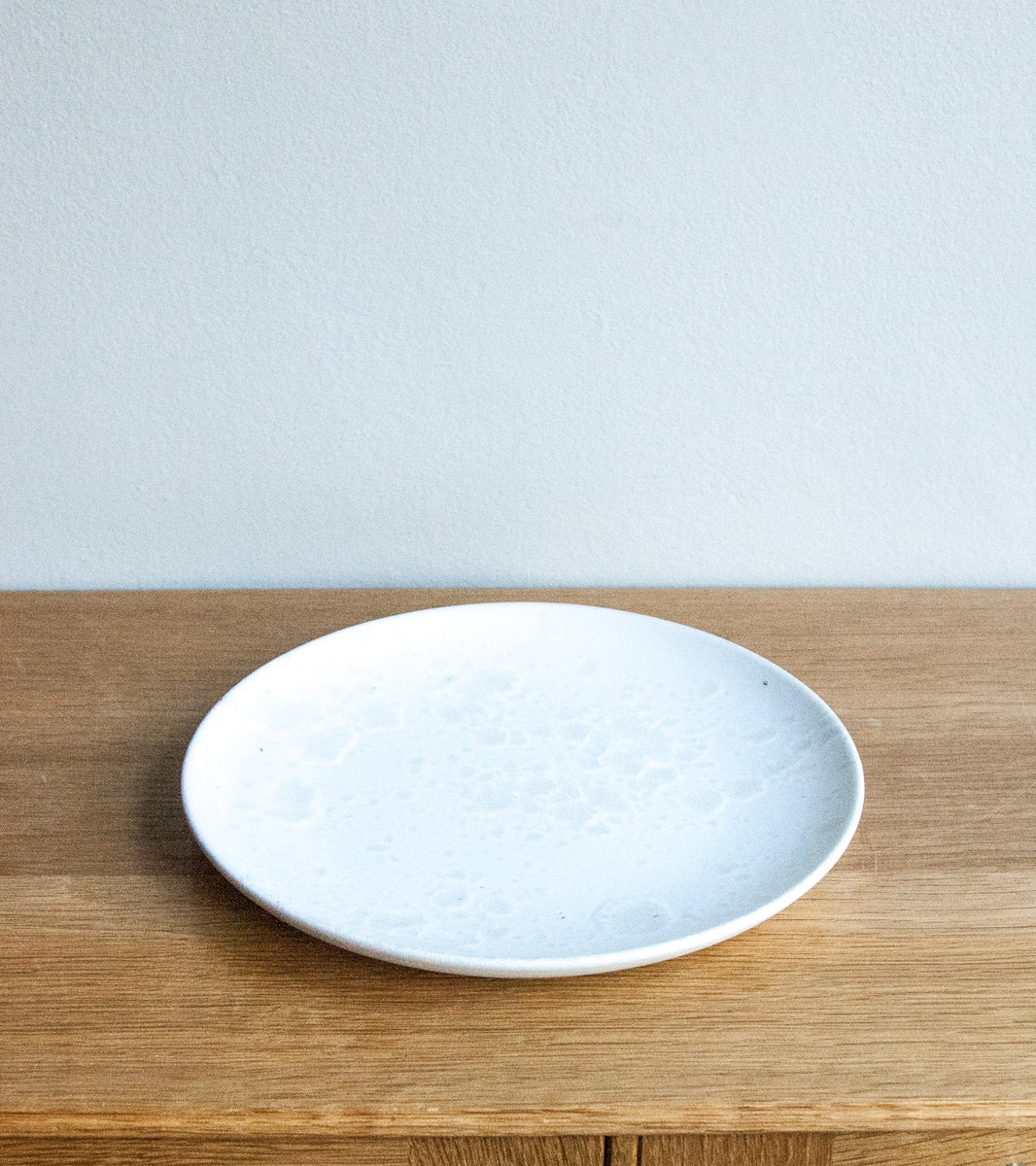 Custom Lipped Medium PlateIvory White Glaze Kapser Würtz - Image 1