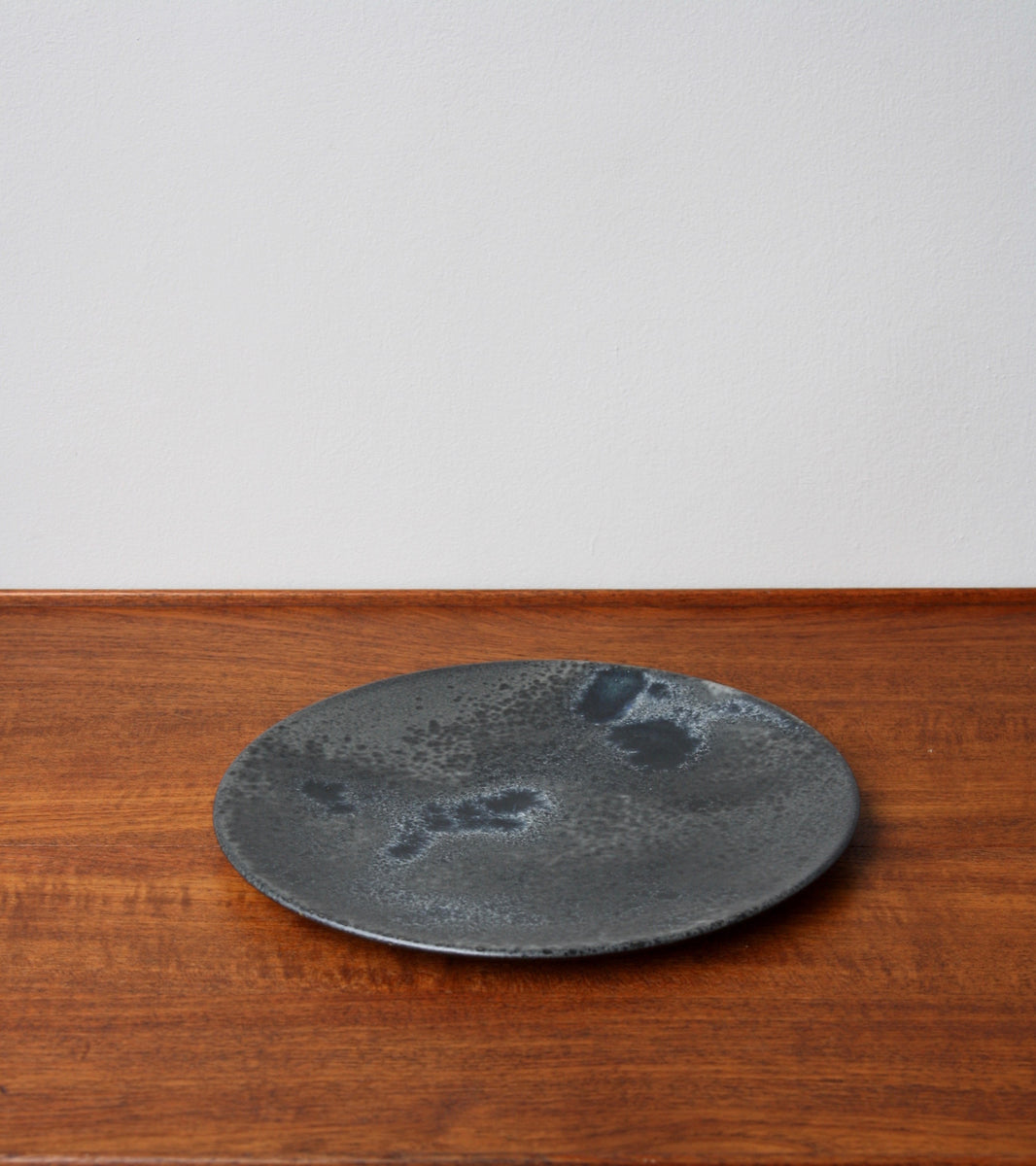 Extra Large Flat Plate Black Glaze Kasper Würtz - Image 12