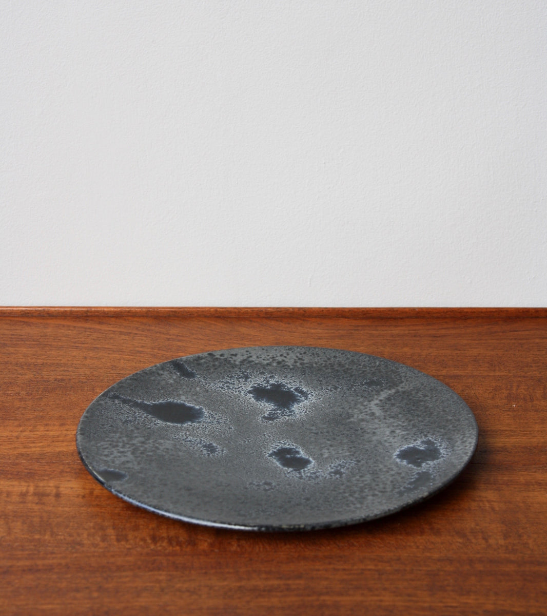 Extra Large Flat Plate Black Glaze Kasper Würtz - Image 1