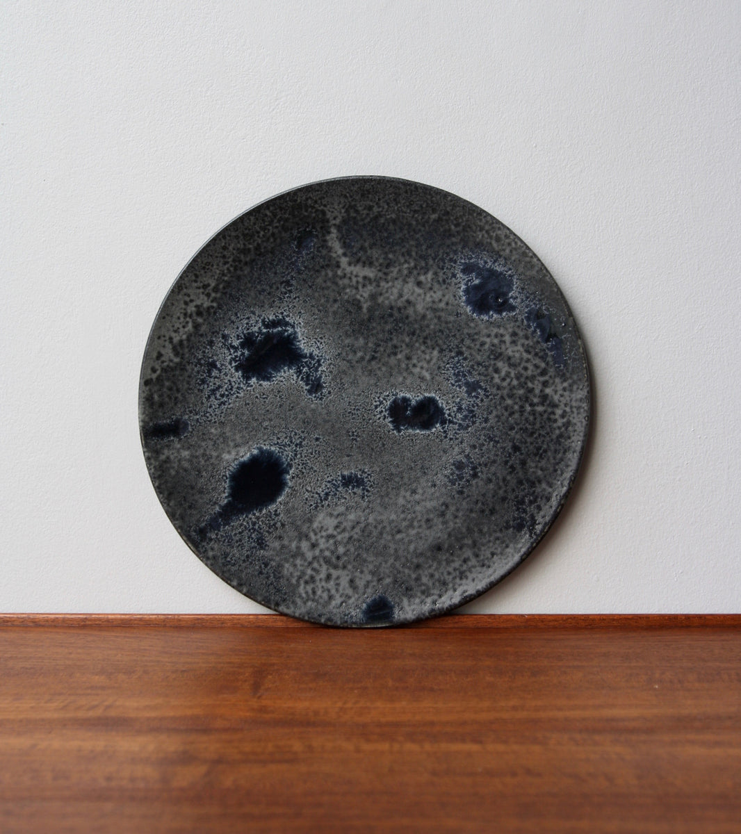 Extra Large Flat Plate Black Glaze Kasper Würtz - Image 3