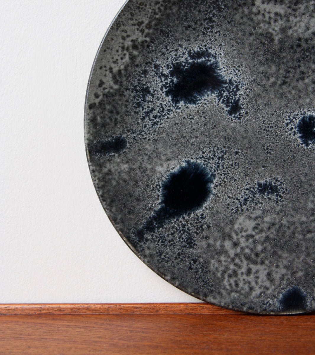 Extra Large Flat Plate Black Glaze Kasper Würtz - Image 4