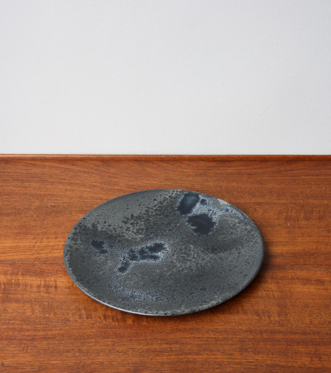 Extra Large Flat Plate Black Glaze Kasper Würtz - Image 5